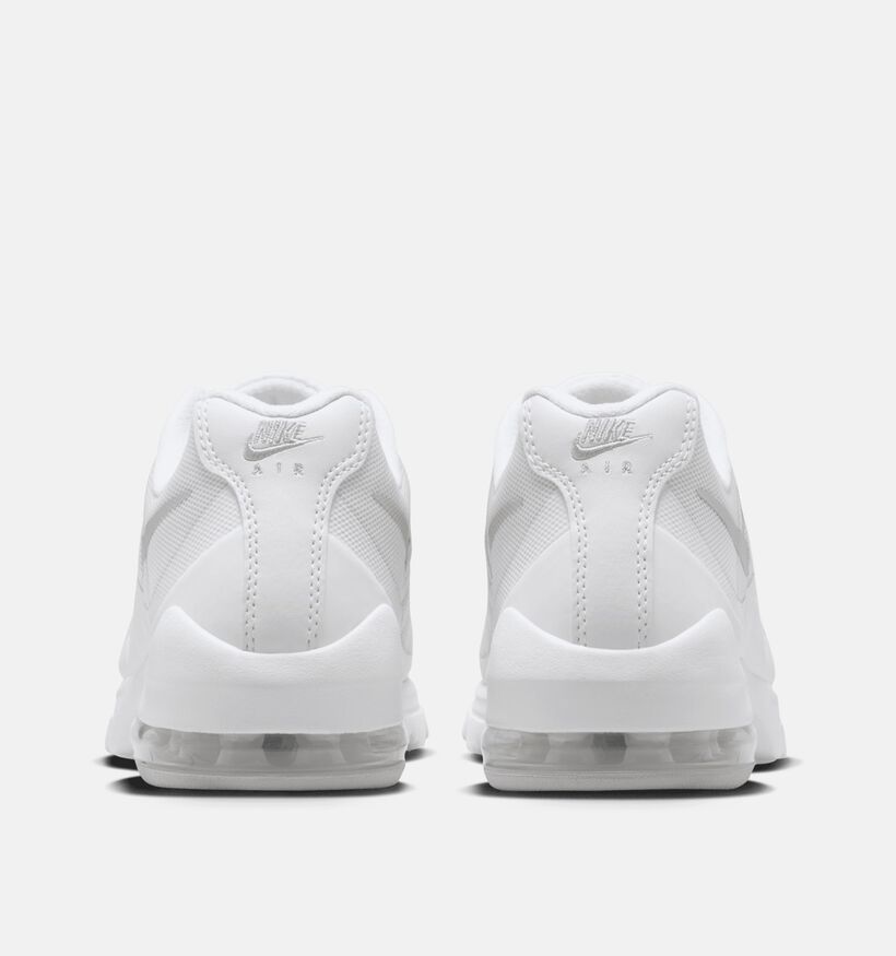 Nike Air Max Invigor Baskets en Blanc pour femmes (371969) - pour semelles orthop&eacute;diques