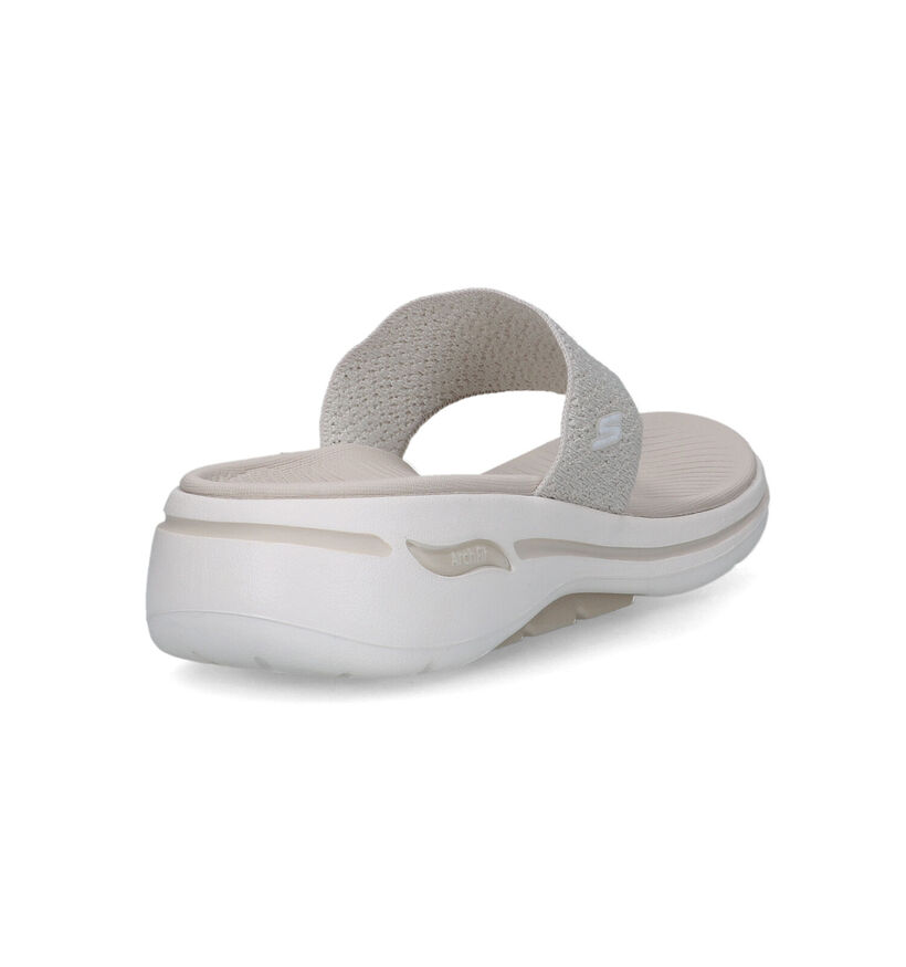Skechers Go Walk Arch Fit Weekender Tongs en Écru pour femmes (338825)