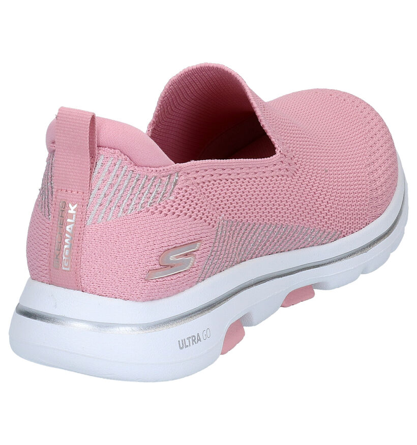 Skechers Go Walk 5 Baskets slip-on en Rose en textile (272718)