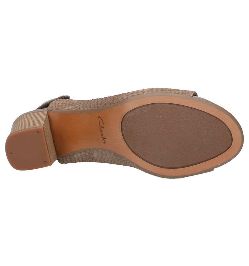 Clarks Deva Bell Kaki Sandalen in nubuck (265506)