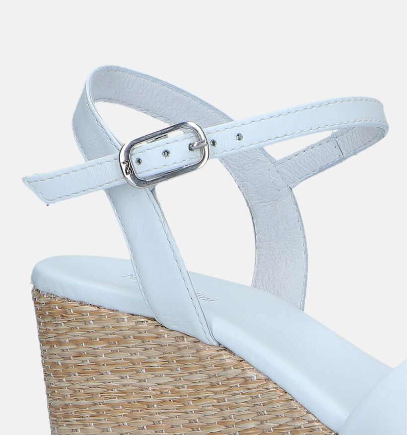 NeroGiardini Witte Sandalen met sleehak voor dames (339471)