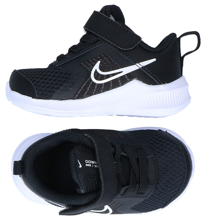 Nike Downshifter Zwarte Sneakers in stof (291278)