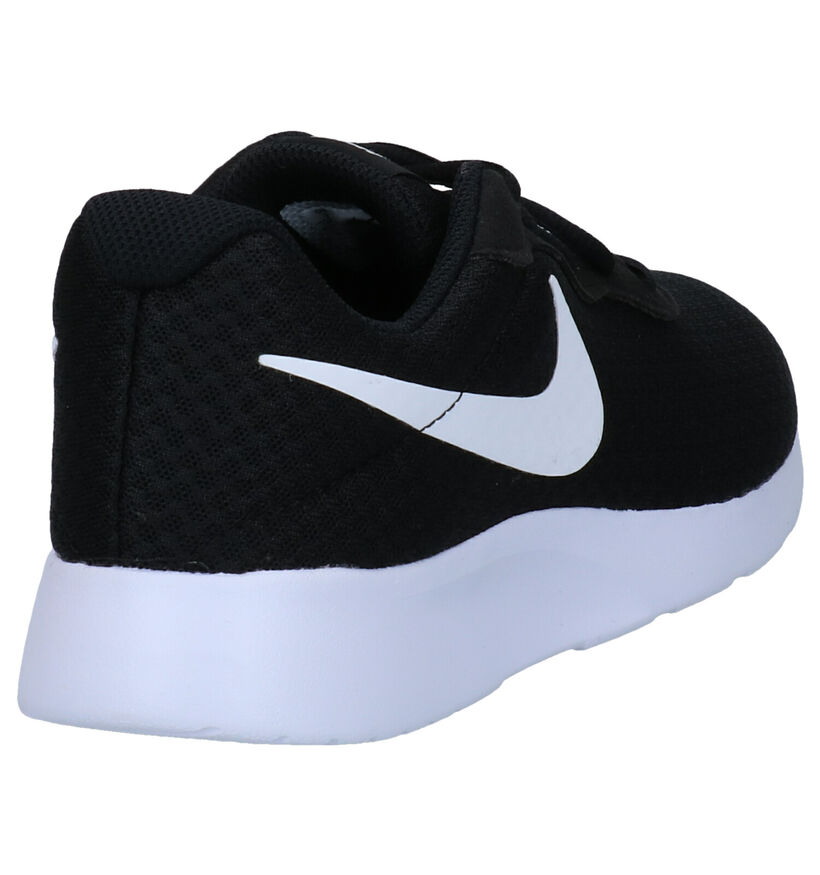 Nike Tanjun Baskets en Noir pour femmes (299457)