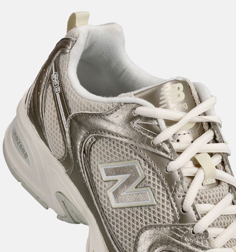 New Balance 530 Metallic Baskets en Or pour femmes (366093) - pour semelles orthop&eacute;diques