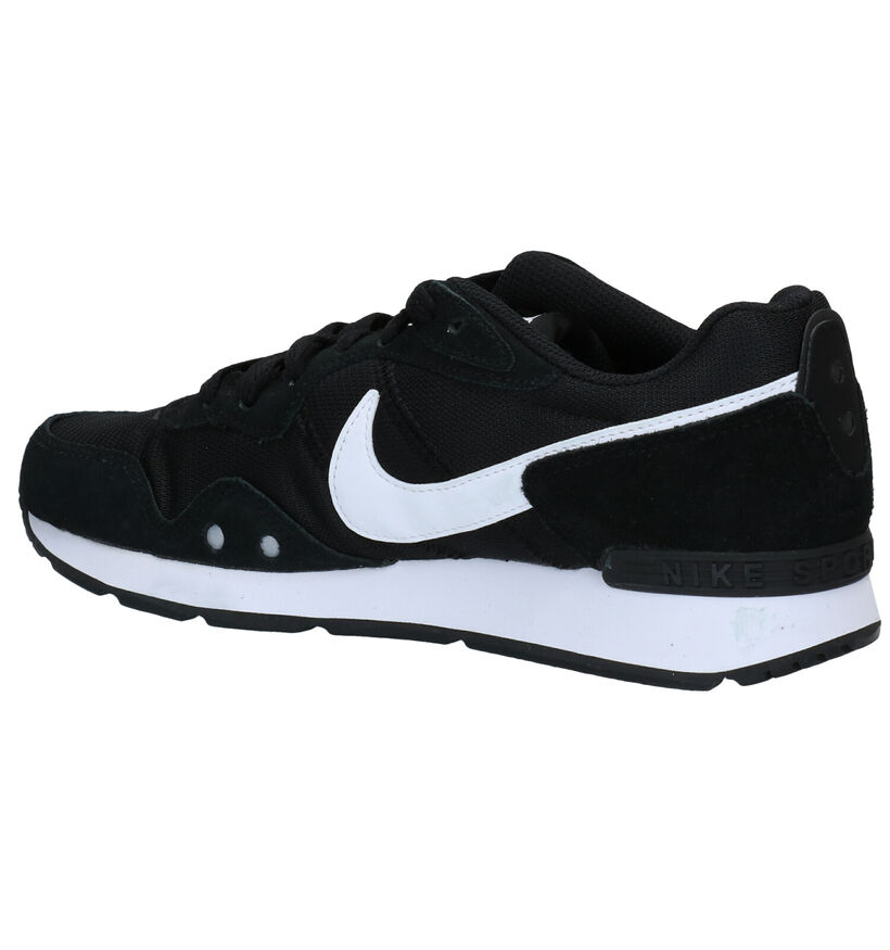 Nike Venture Runner Baskets en Noir pour femmes (332422)