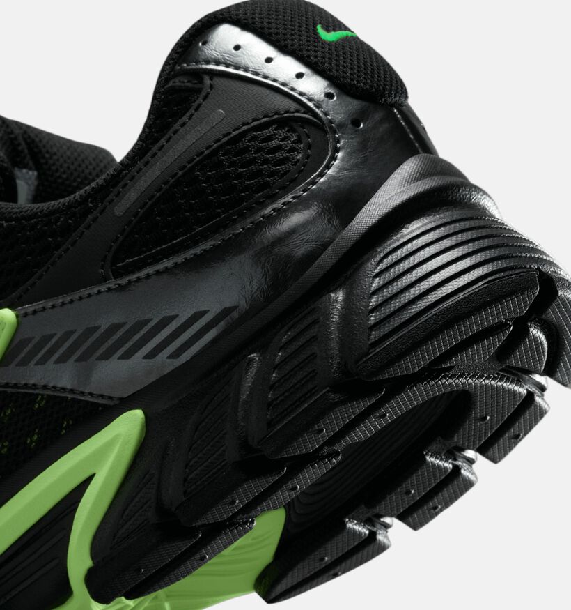 Nike Baskets basses en Noir pour hommes (359845)