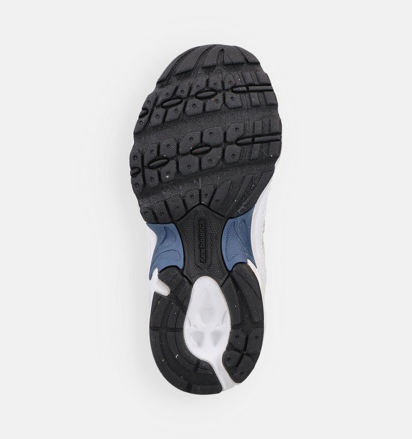 New Balance 530 Baskets en Blanc/Bleu fonc&eacute; pour filles (366218) - pour semelles orthop&eacute;diques