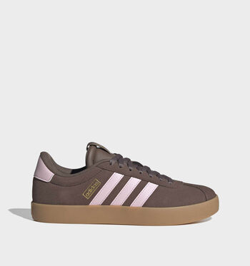 adidas VL Court 3.0 Low Sneakers off white/ grey six/ gold met./Powder Yellow/ Shock Pink/ Gold Met./Off White/Grey Six/Gold Metallic/earth strata/ clear pink/ gold met./Flash Pink/Bliss Pink/Gold Metallic/Legen Ink/Cloud White/Cloud White/Blue Fusion /Clear Pink /Silver Metallic/Pink Fusion/ Powder Yellow/ Gold Met./Preloved Scarlet/Core White/Bright Red/collegiate green/ftwr white/pulse magenta/Collegiate Green/Cloud White/Pulse Magenta/court green/ bliss pink/ gold met./Dark Green/Cloud White/Collegiate Burgundy/Collegiate Green/Cloud White/Wonder Silver/Preloved teal/ Clear pink/ Gold metallic/preloved teal/ clear pink/ gold met./Aluminium/ Core black/ Gold metallic/Wonder Silver / Off White / Gum/Taupe Oxide/ Taupe Oxide/ Gold Met./shadow navy/ purple burst/ silver met./carbon/ silver met./ gold met.