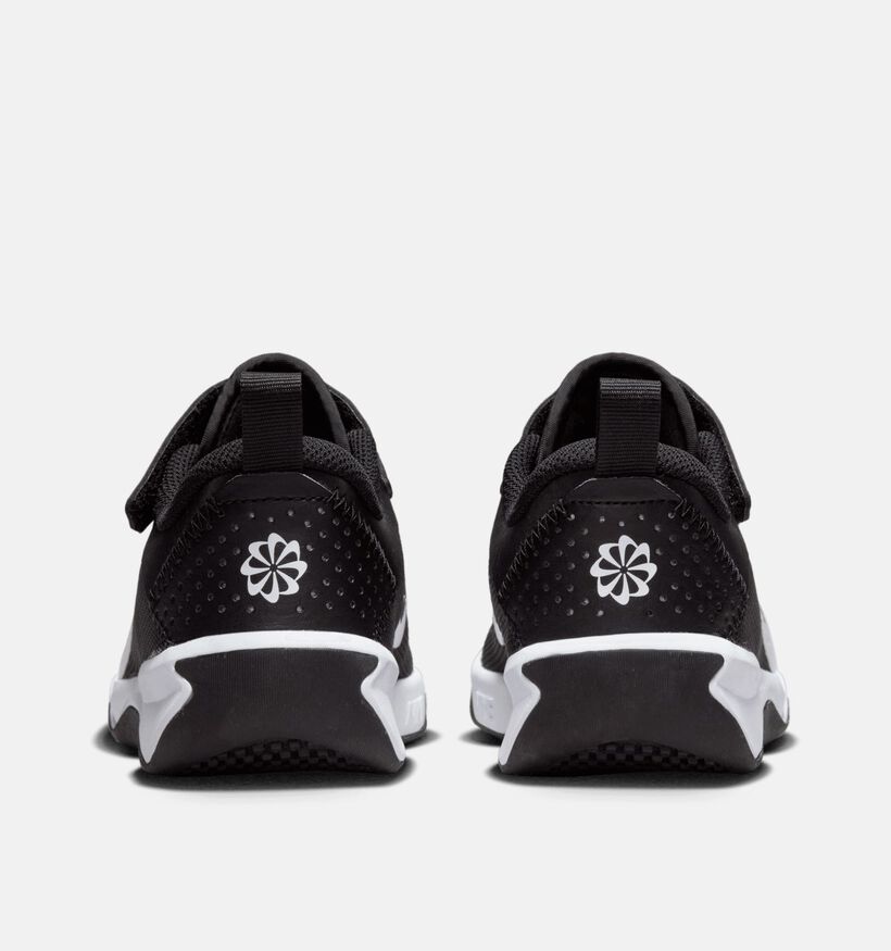 Nike Omni Multi-Court Zwarte/Witte Sneakers Nike Omni Multi-Court Zwarte/Witte Sneakers voor jongens (364691) - geschikt voor steunzolen