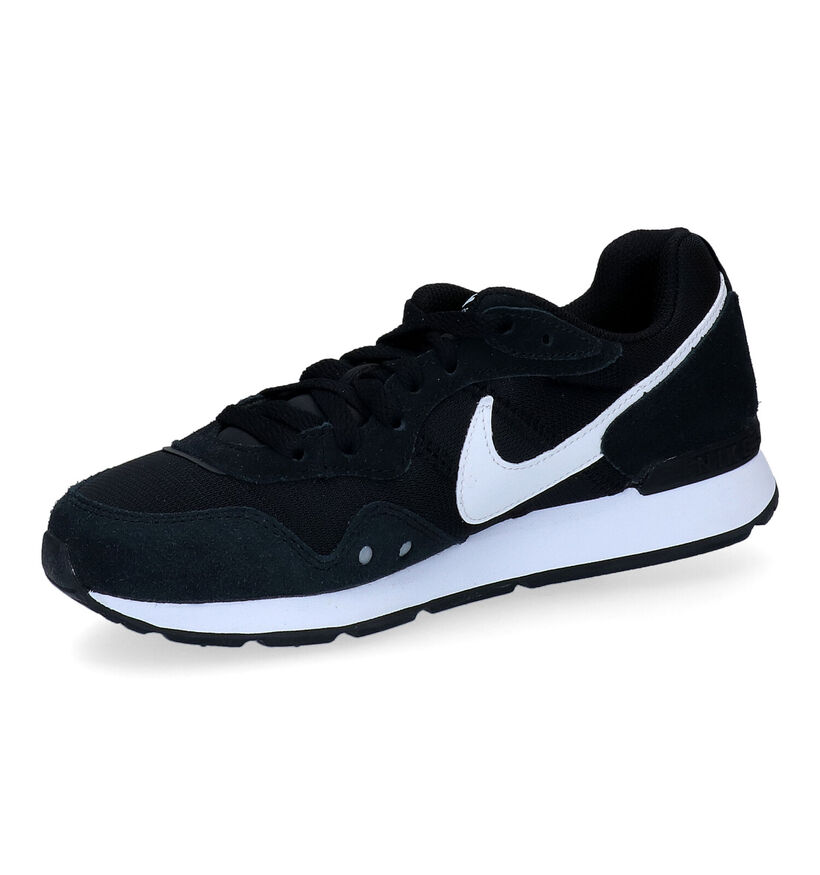Nike Venture Runner Zwarte Sneakers in nubuck (316793)