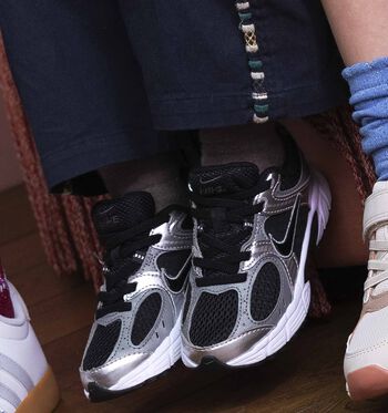 Nike V5 RNR Low Baskets Black/ Black Anthracite Smoke Grey