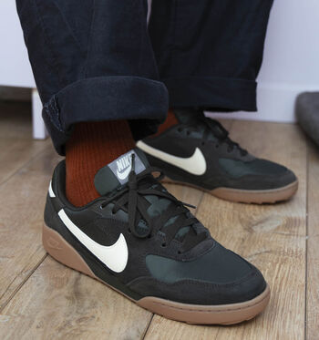 Nike Low Baskets 300 -SEQUOIA/COCONUT MILK-GUM MED BROWN