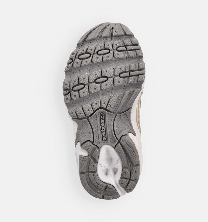 New Balance 530 Baskets basses en Marron pour filles (374093) - pour semelles orthop&eacute;diques