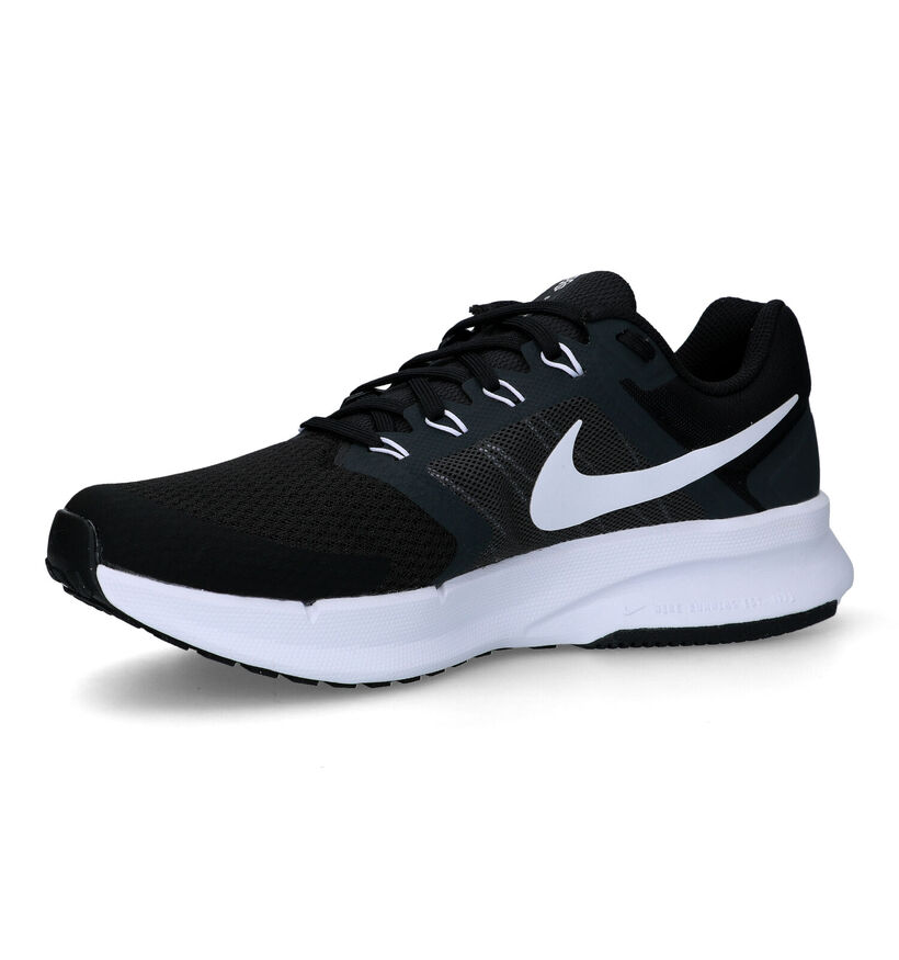 Nike Run Swift 3 Baskets en Gris pour hommes (319411)