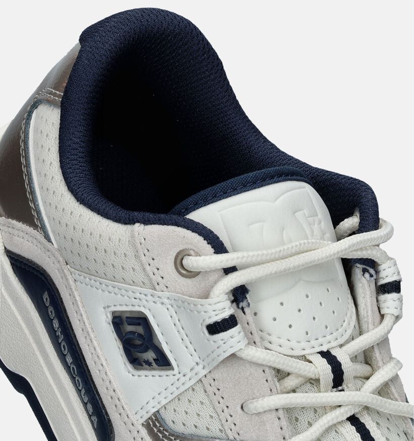DC Shoes Construct Baskets en Blanc pour femmes (343848)