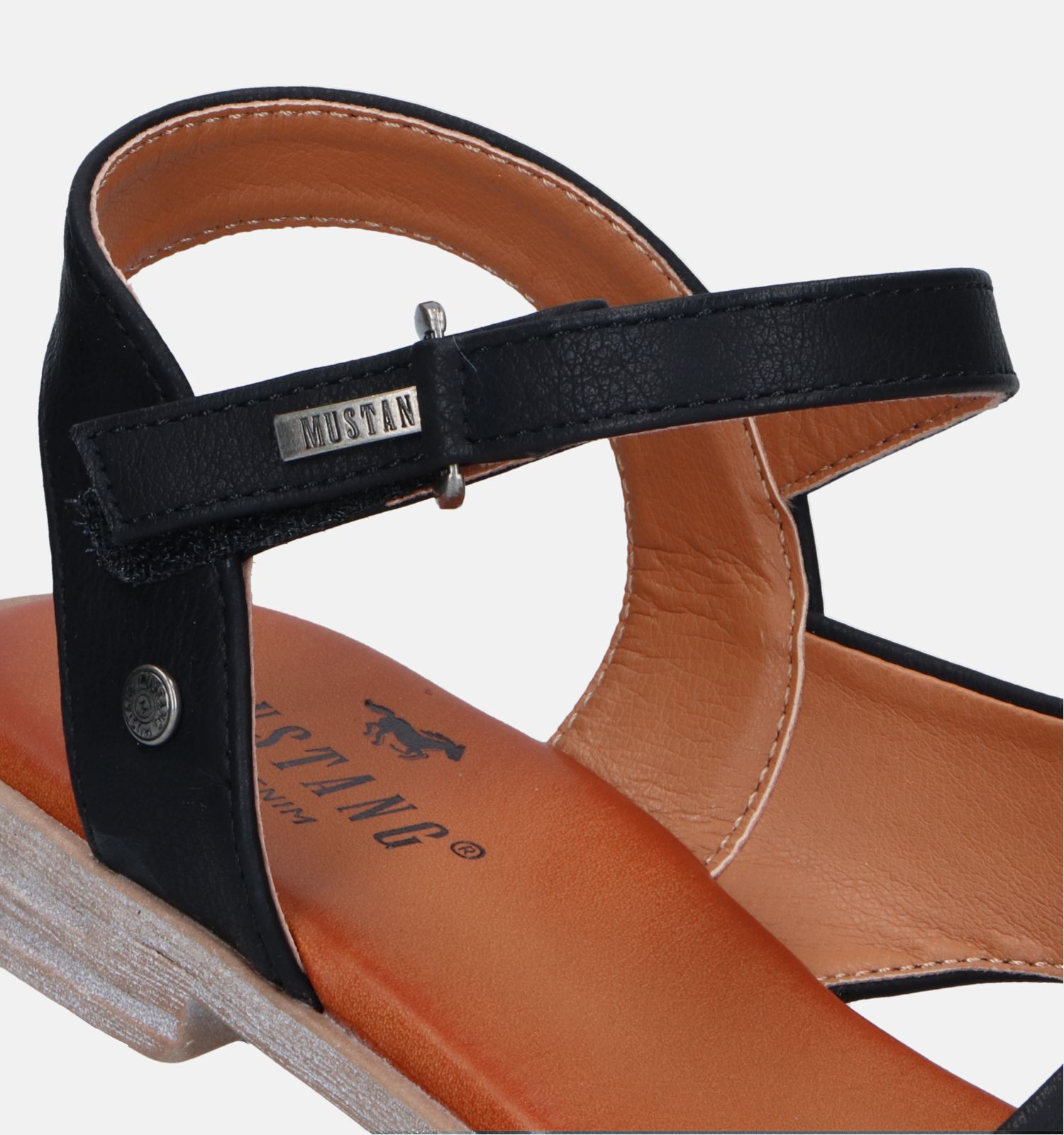Mustang sandalen hotsell zwart