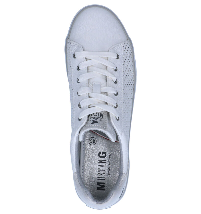 Mustang Chaussures à lacets en Blanc en simili cuir (266886)