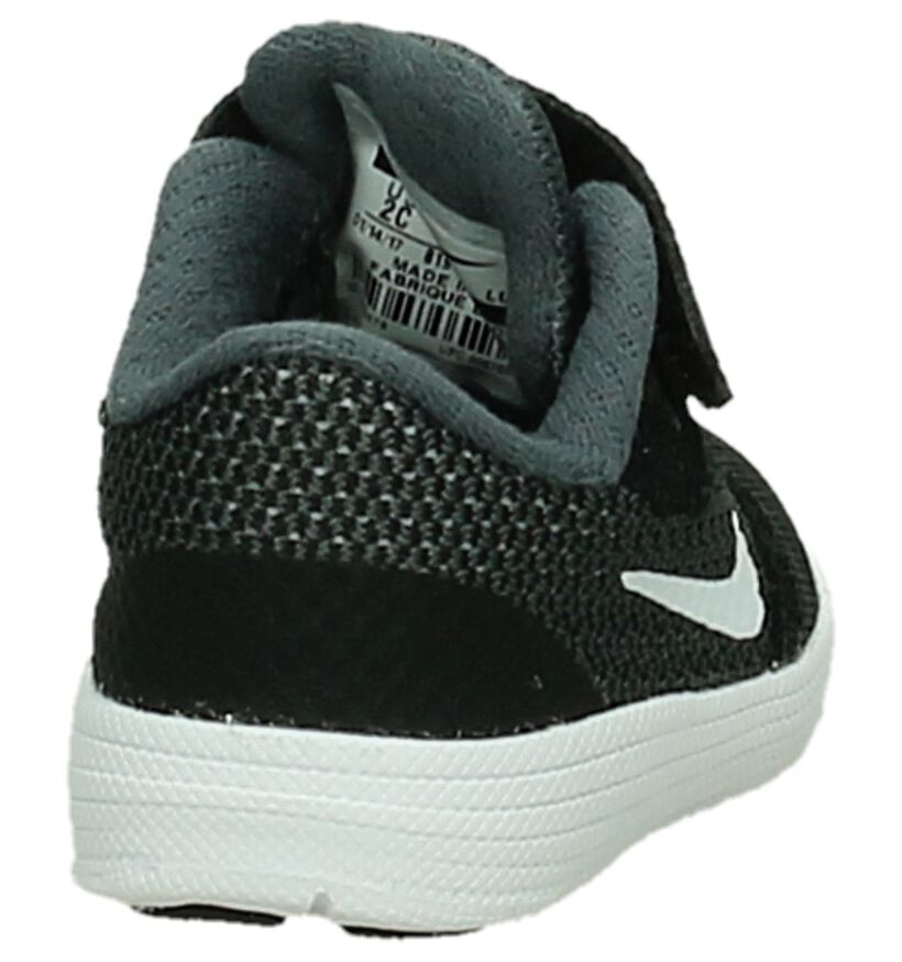 Nike Revolution Baskets basses en Noir en textile (211628)