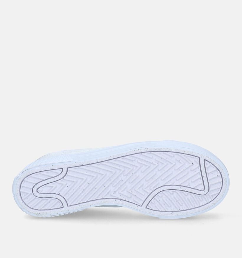 Nike Court Legacy Lift Baskets en Blanc pour femmes (332421)