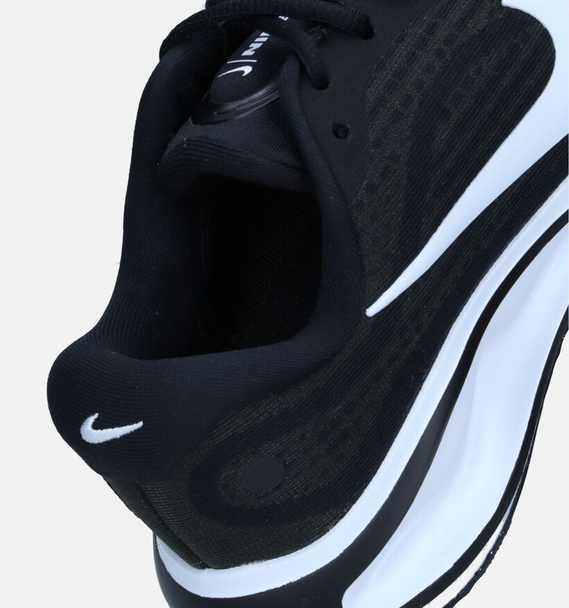Nike Journey Run Chaussures de trail en Noir pour femmes (339865)