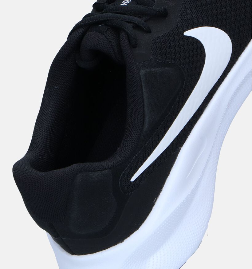Nike Revolution 7 Baskets en Noir pour hommes (340396)