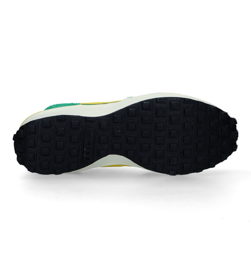 Nike Waffle Debut Baskets en Vert pour femmes (324663) - pour semelles orthopédiques
