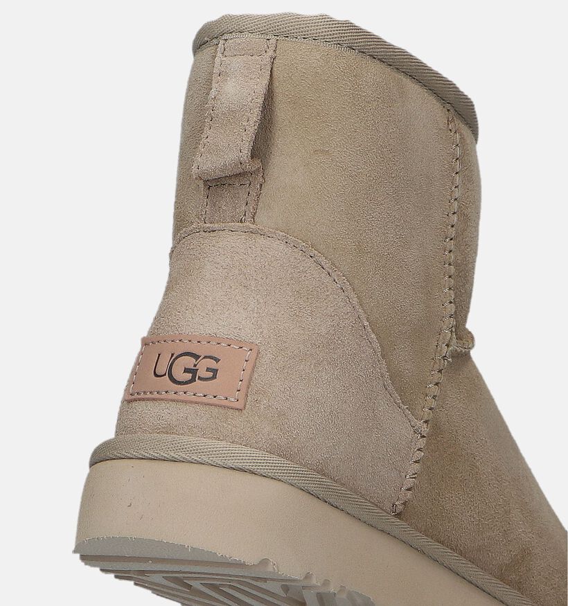 UGG Classic Mini Bottes en Jaune pour femmes (329269)