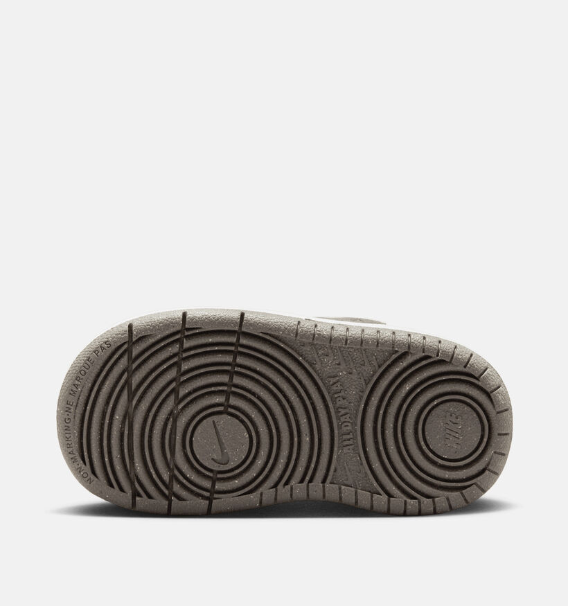 Nike Court Borough Low 2 Baskets basses en Taupe pour garçons, filles (357234)