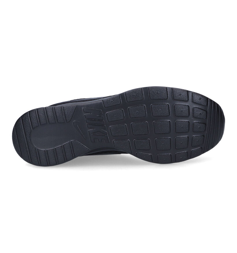 Nike Tanjun Baskets en Noir pour hommes (309098)