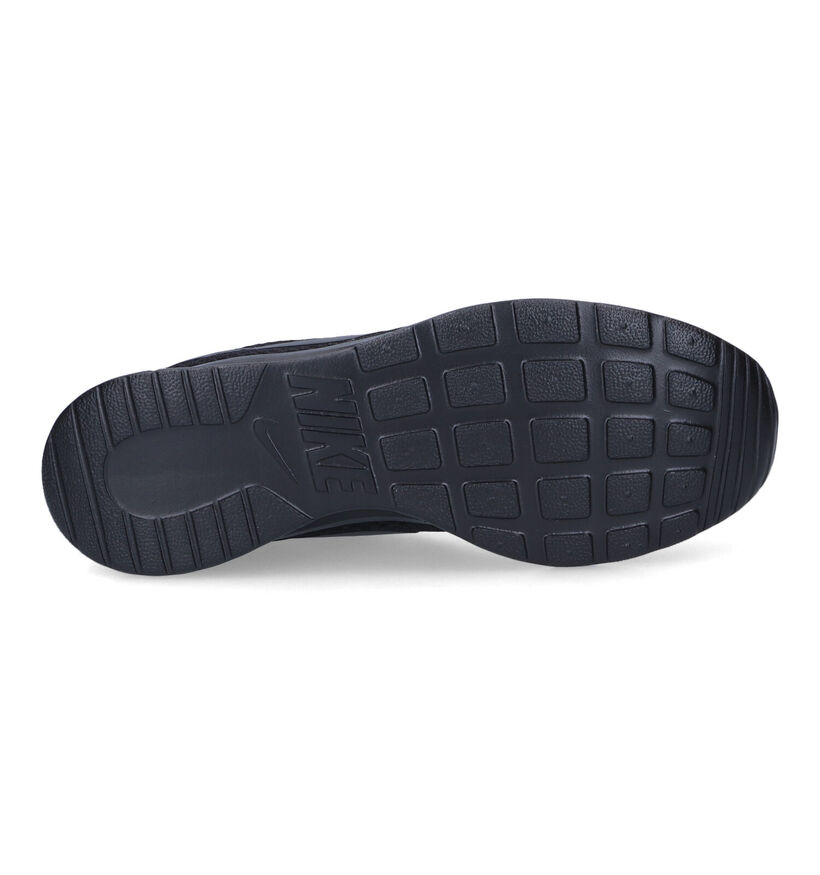 Nike Tanjun Baskets en Noir pour hommes (332341)