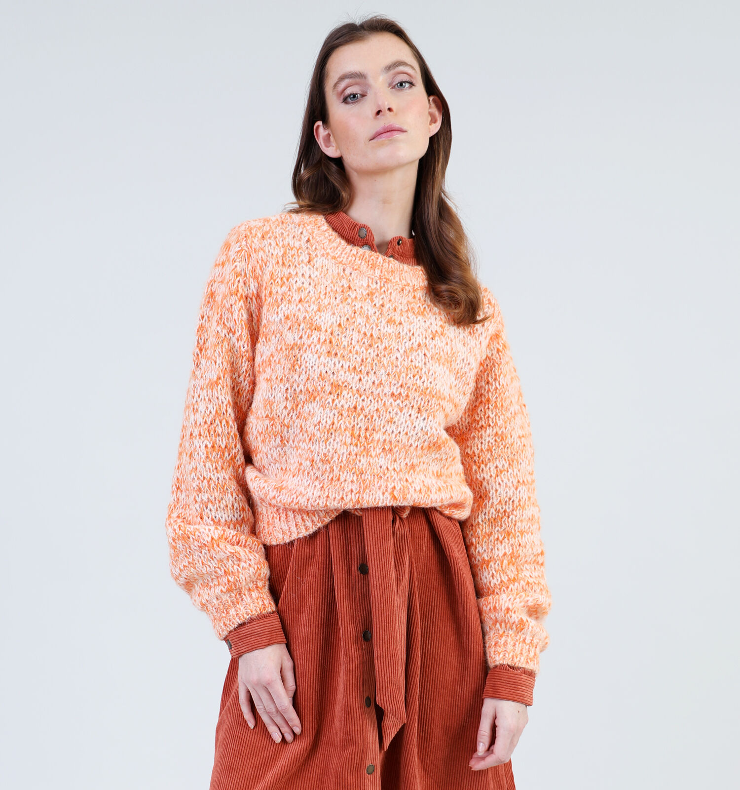 Oranje discount bruine trui