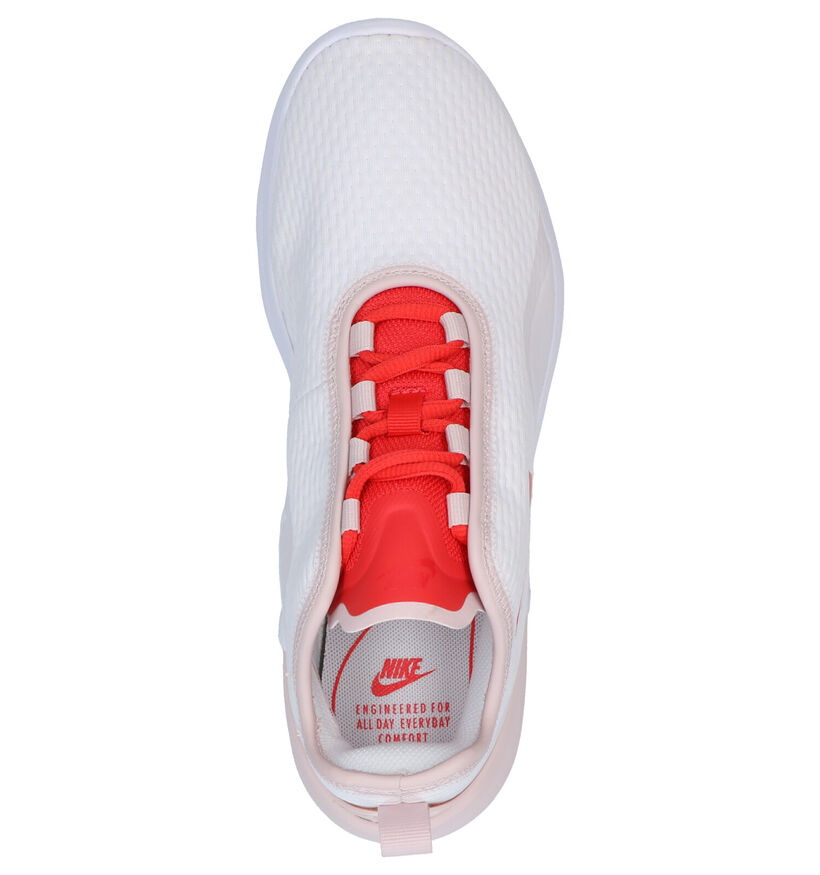 Nike Air Max Motion Baskets basses en Blanc en synthétique (265867)