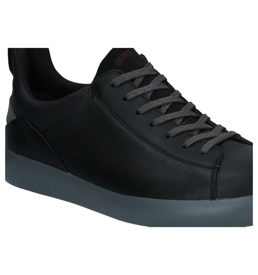 Camper Chaussures basses en Noir en cuir (226152)