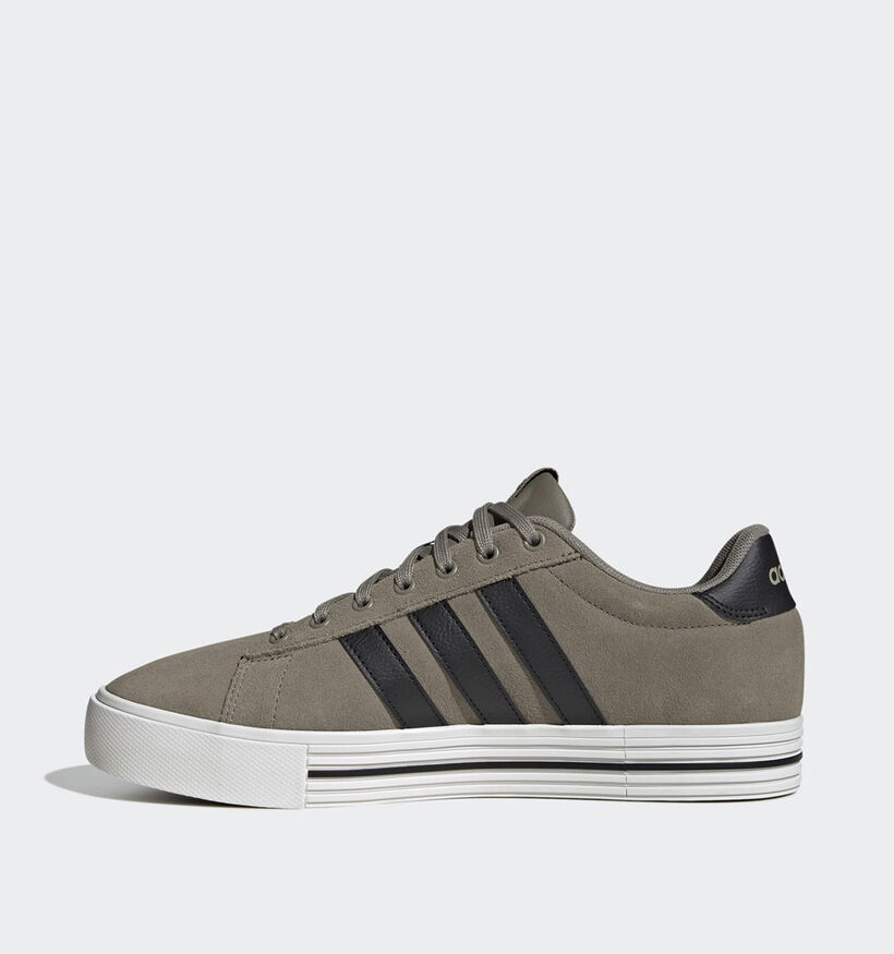 adidas Daily 4.0 Baskets basses en Vert Kaki pour hommes (372597)