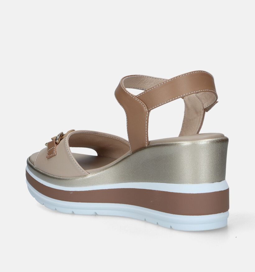 NeroGiardini Sandales talon compensé en Beige pour femmes (339458)