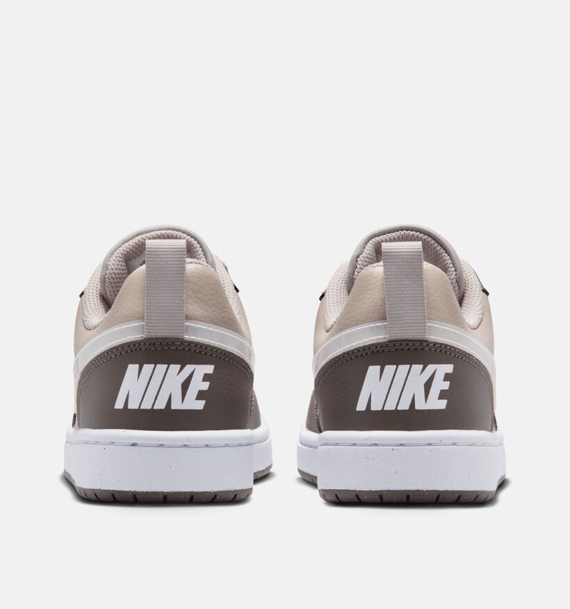 Nike Court Borough Low Baskets en Marron/Blanc pour gar&ccedil;ons, filles (376157) - pour semelles orthop&eacute;diques