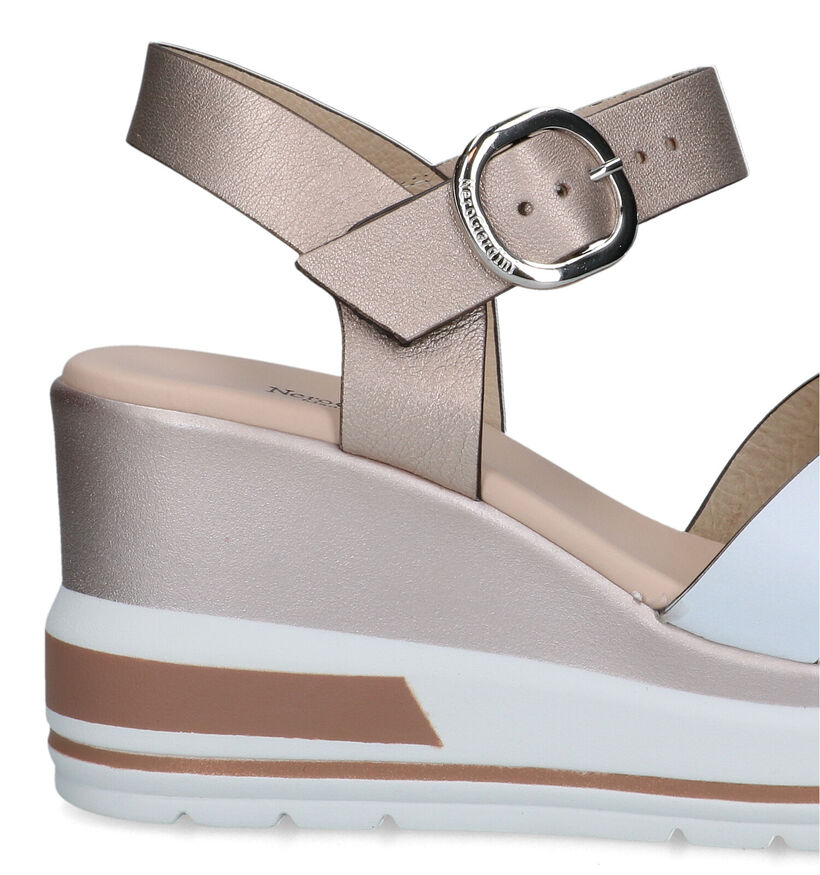 NeroGiardini Sandales talon compensé en Cognac pour femmes (339551)