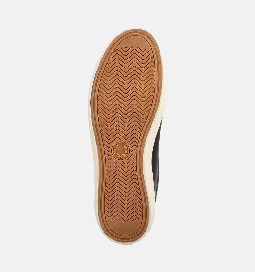 Fred Perry Baseline Leather Chaussures plates en Brun fonc&eacute; pour hommes (378093)