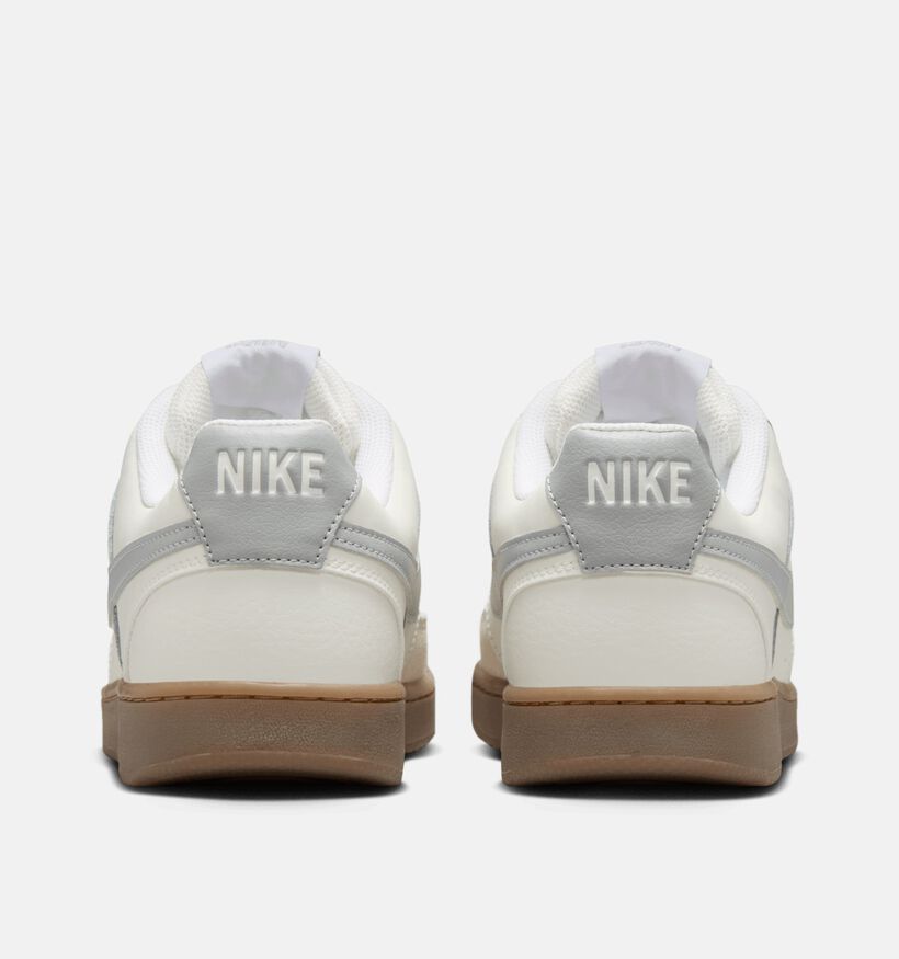 Nike Court Vision Baskets basses en Beige pour hommes (355900)