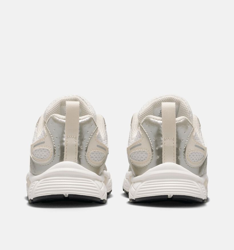 Nike V5 RNR Baskets en Beige Nike V5 RNR Baskets en Beige pour filles, garçons (372474)