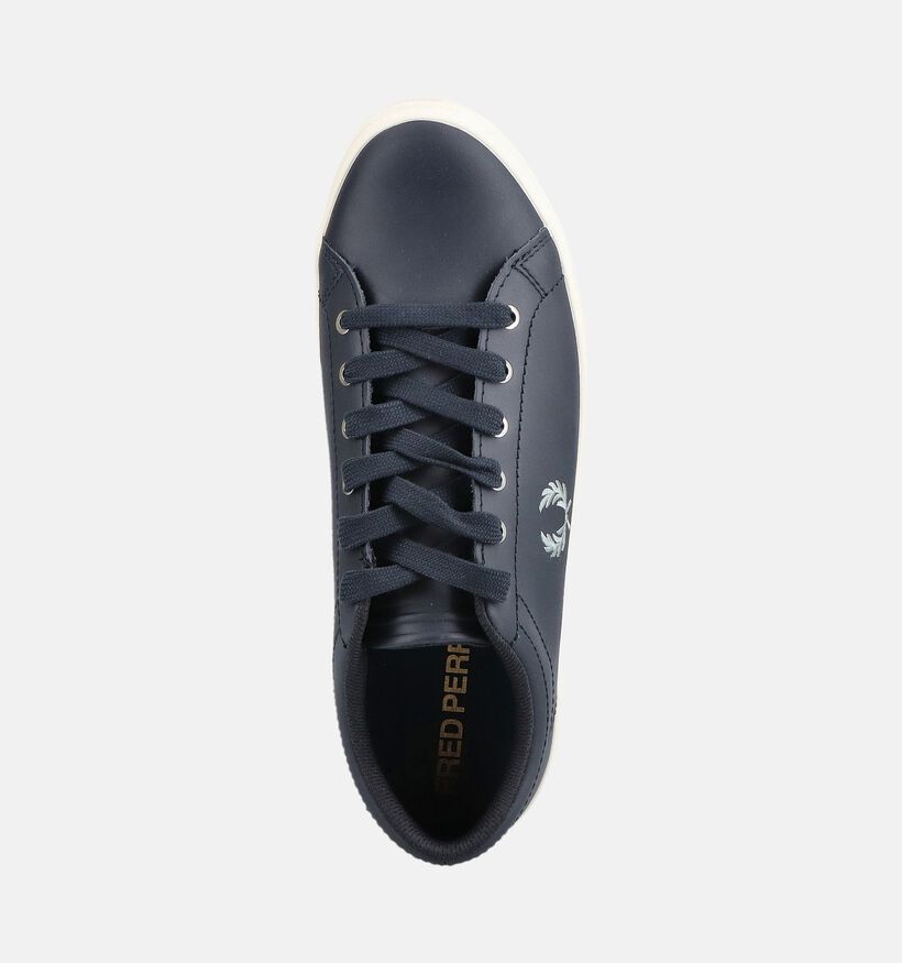 Fred Perry Baseline Leather Chaussures plates en Bleu fonc&eacute; pour hommes (378094)