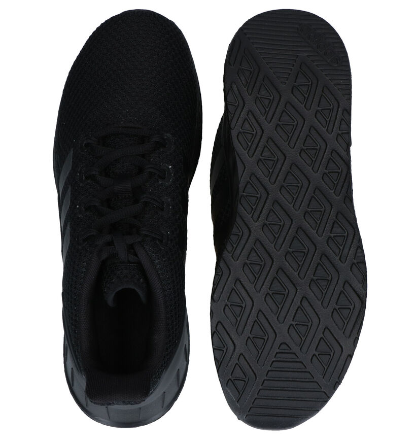 adidas Questar Flow Baskets en Noir en simili cuir (290788)