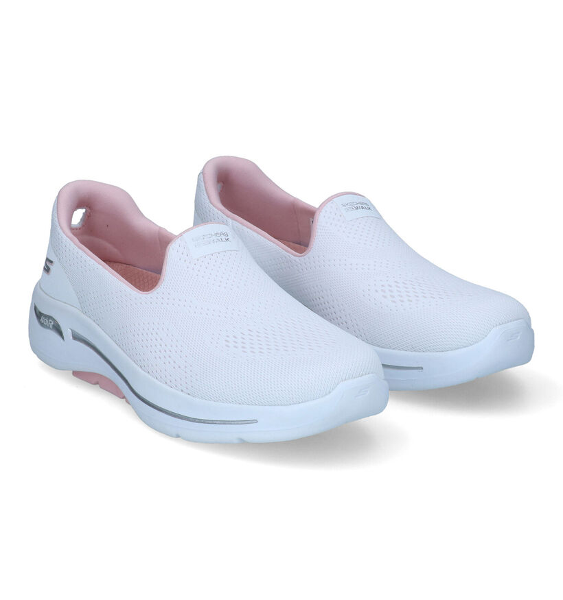 Skechers Go Walk Arch Fit Witte Slip-on Sneakers in stof (302119)