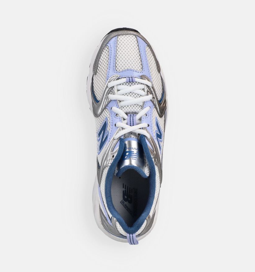 New Balance 530 Metallic Baskets en Argent/Violet pour femmes (366307) - pour semelles orthop&eacute;diques