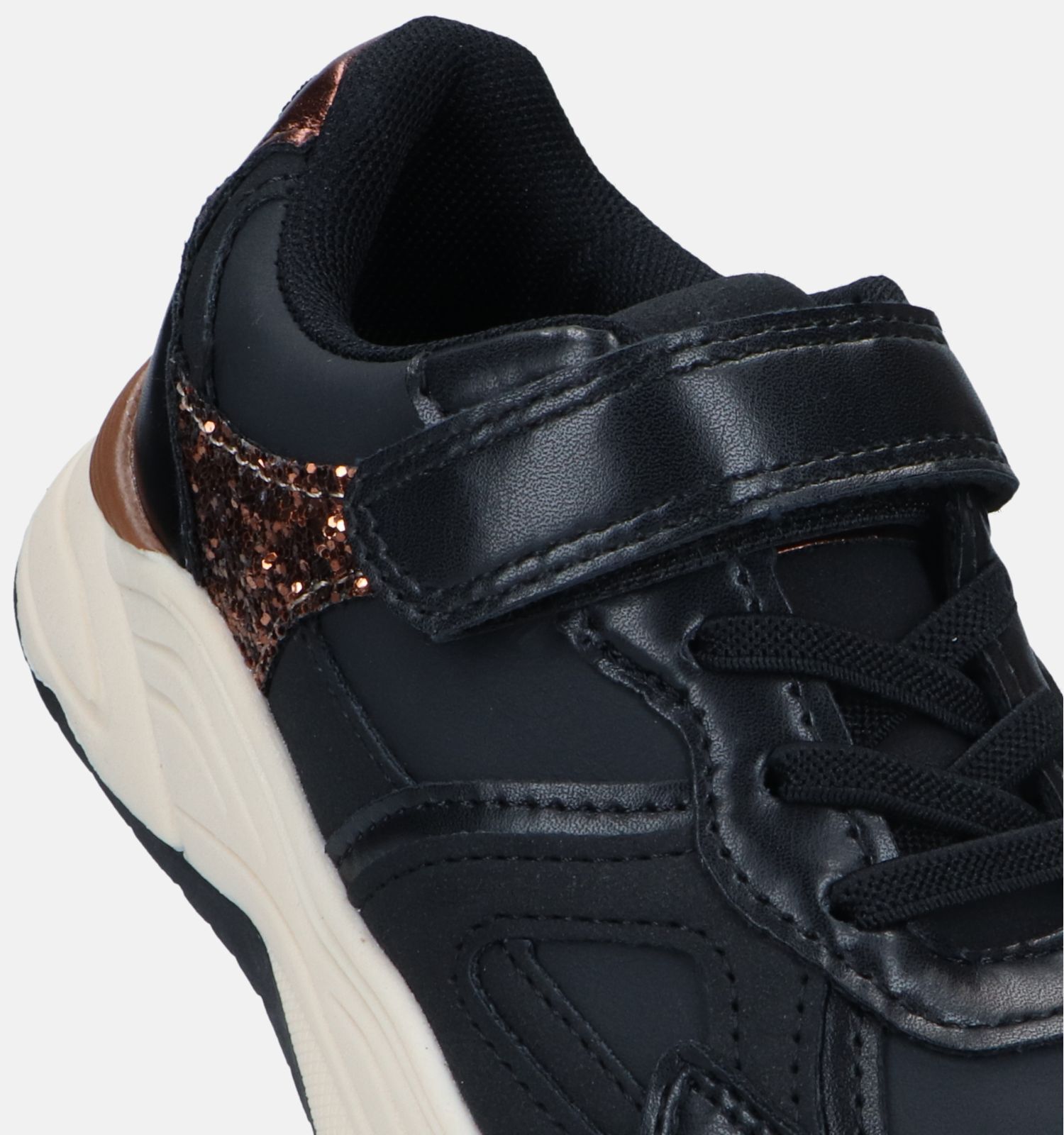 Torfs zwarte hotsell sneakers
