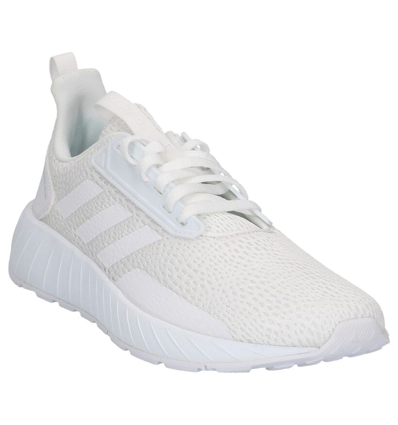 adidas Questar Drive W Witte Sneakers in stof (208788)