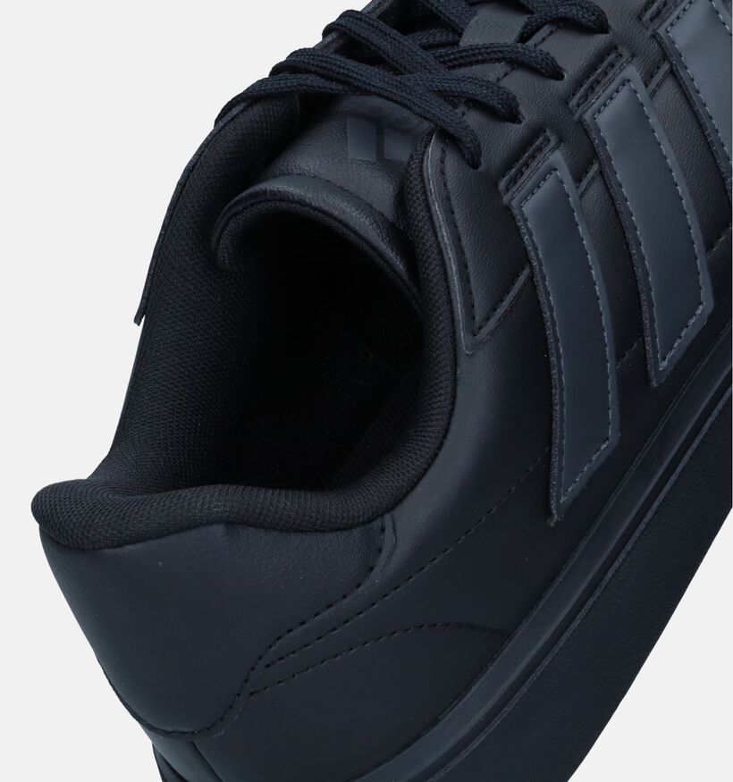 adidas Courtblock Baskets en Noir pour hommes (341484)