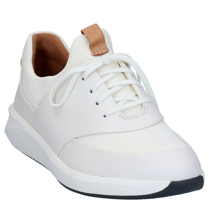 Witte Veterschoenen Unstructured by Clarks in leer (241587)