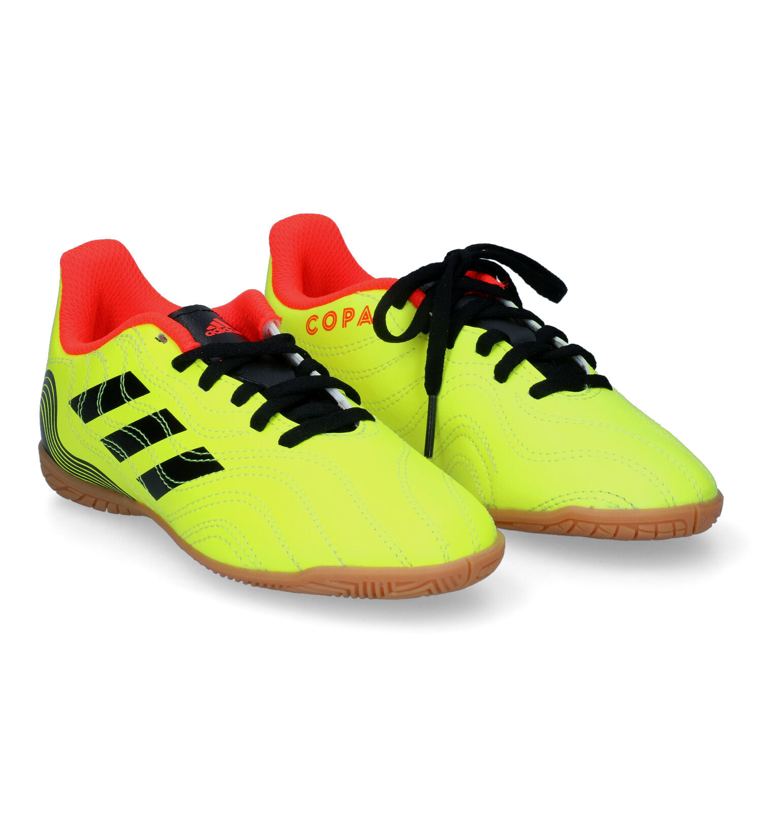 Chaussure de foot pour fille shop
