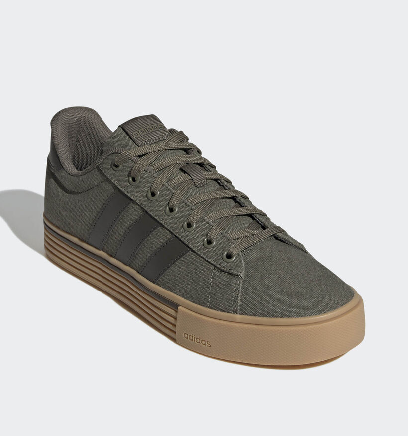 adidas Daily 4.0 Baskets en Vert Olive pour hommes, garçons (348962) - pour semelles orthopédiques